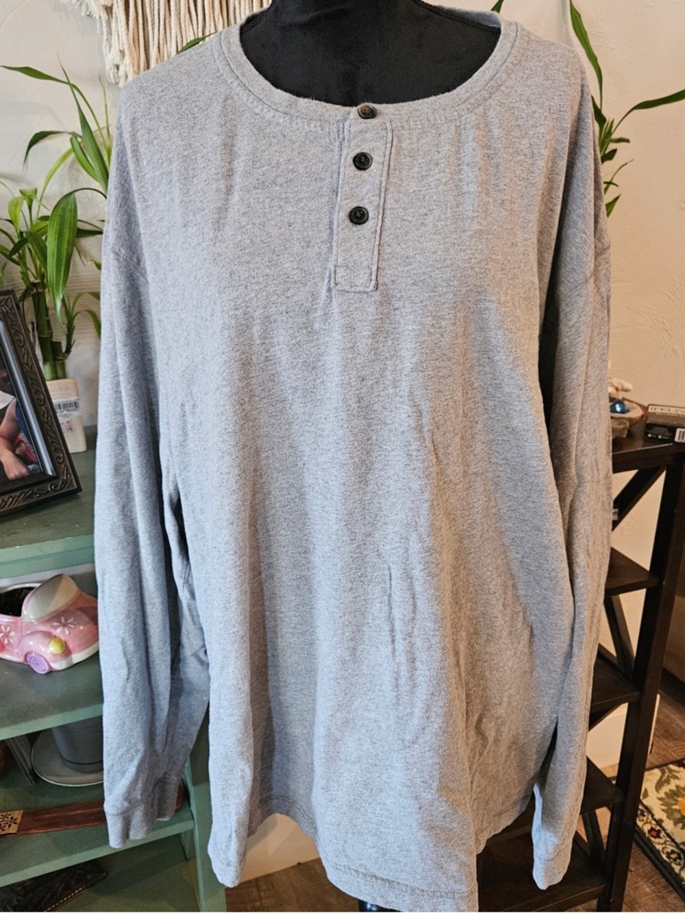 Wrangler Men's Light Gray Long-Sleeve Henley Shirt